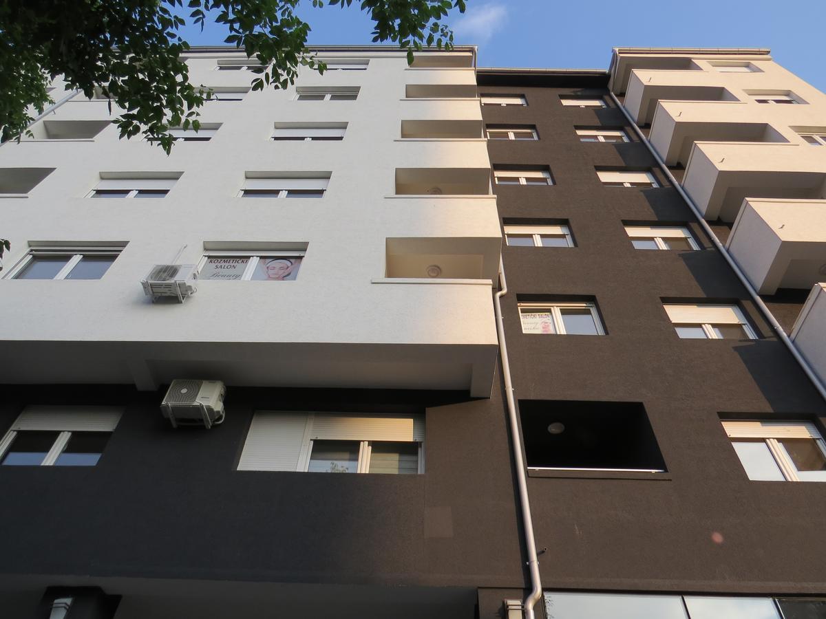 Grey Apartment Ni Exterior foto