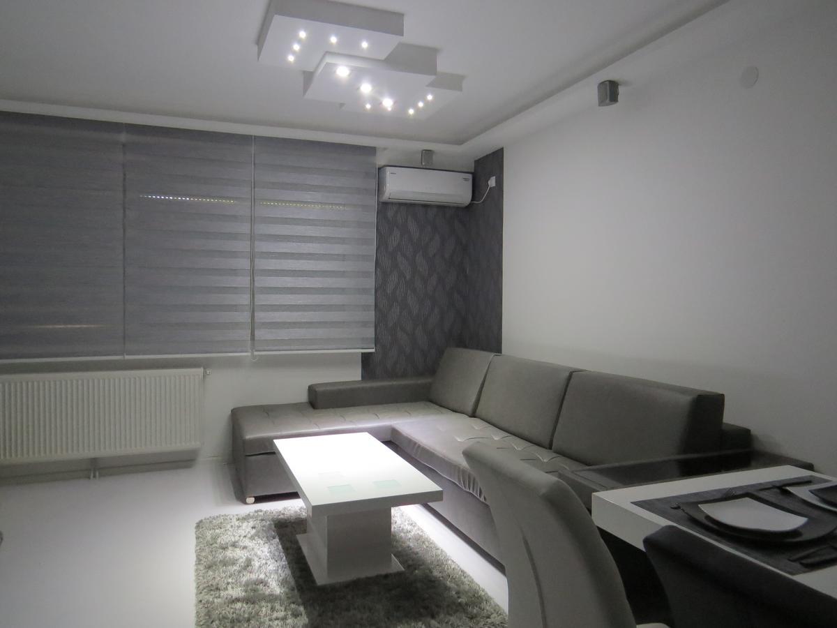 Grey Apartment Ni Exterior foto